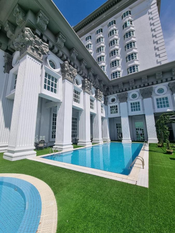 Grand Swiss-Belhotel Melaka Exterior photo