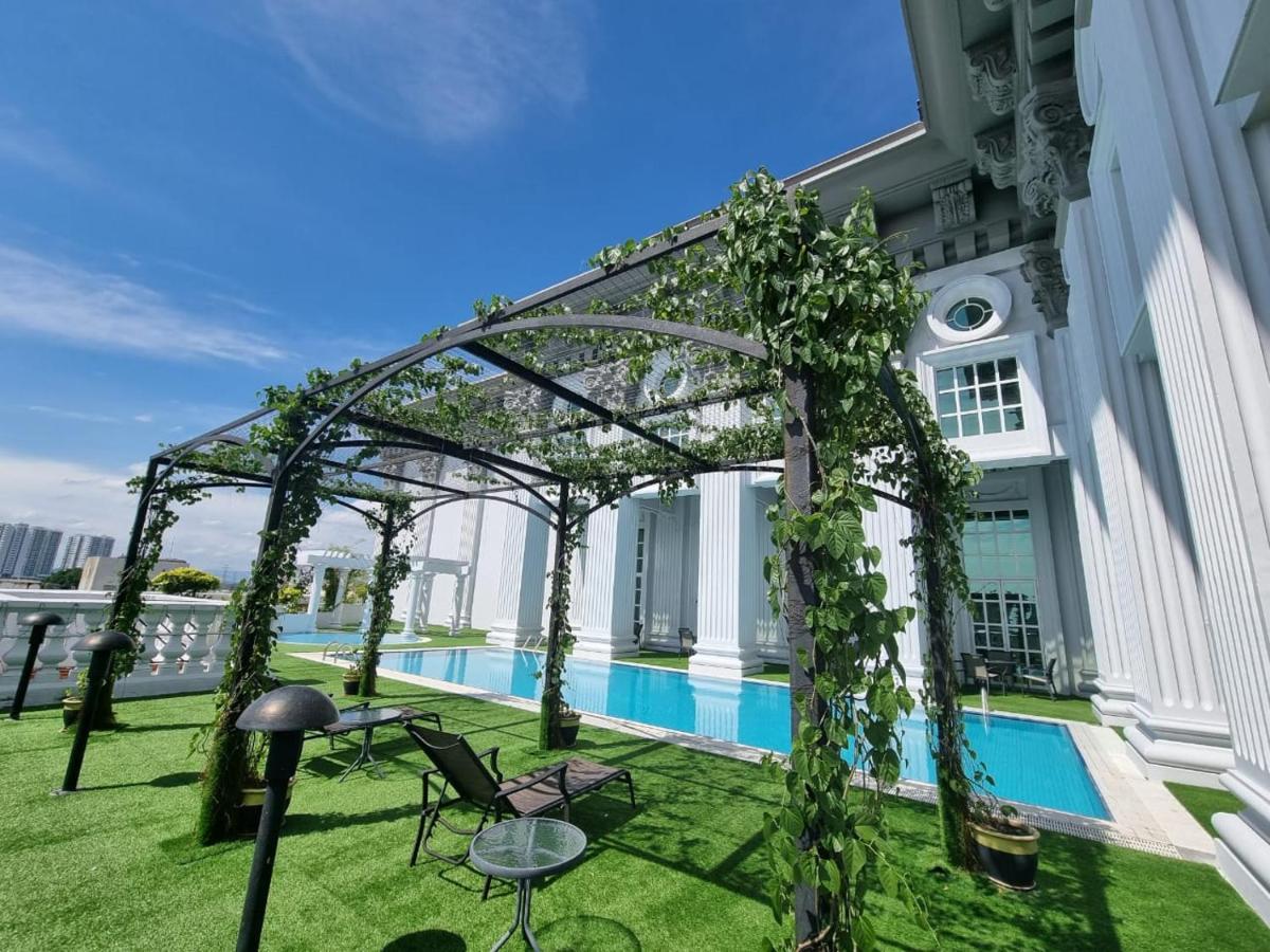 Grand Swiss-Belhotel Melaka Exterior photo