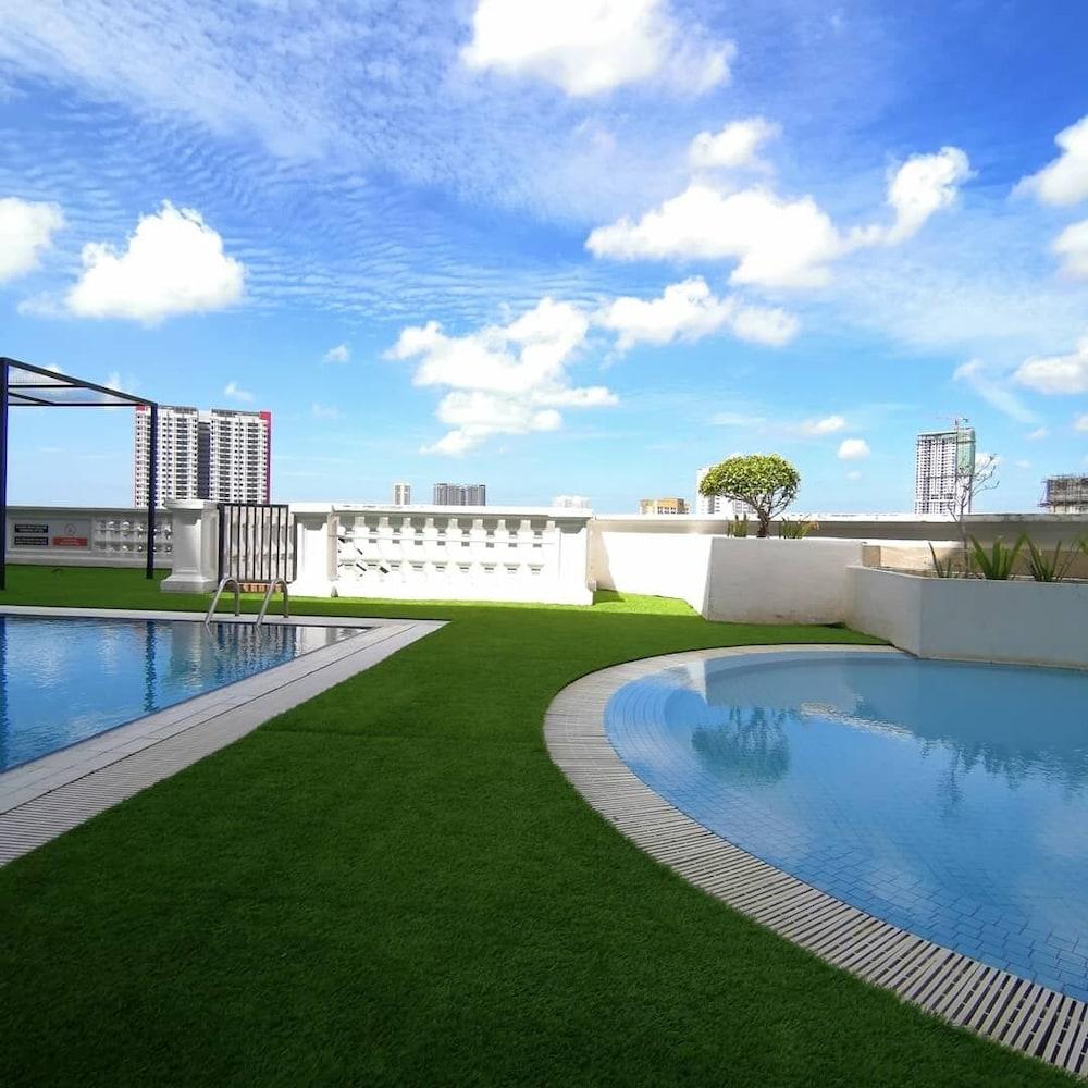 Grand Swiss-Belhotel Melaka Exterior photo